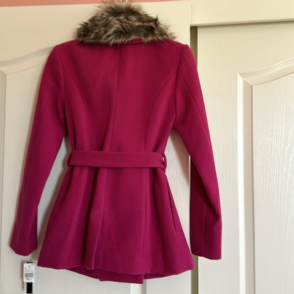 NWT with removable fur collar - S - Picture 4 of 5